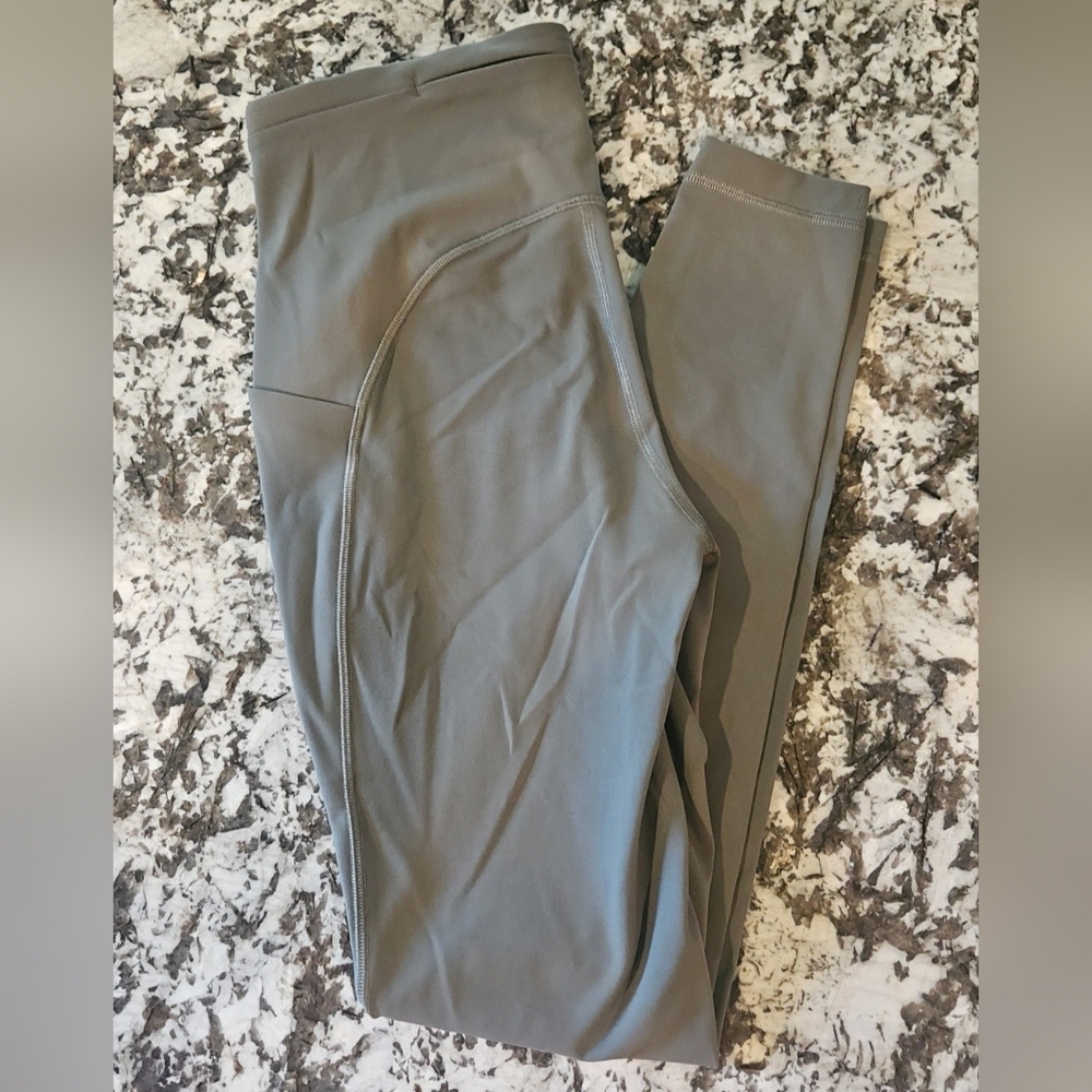 EUC Lululmon Invigorate Legging